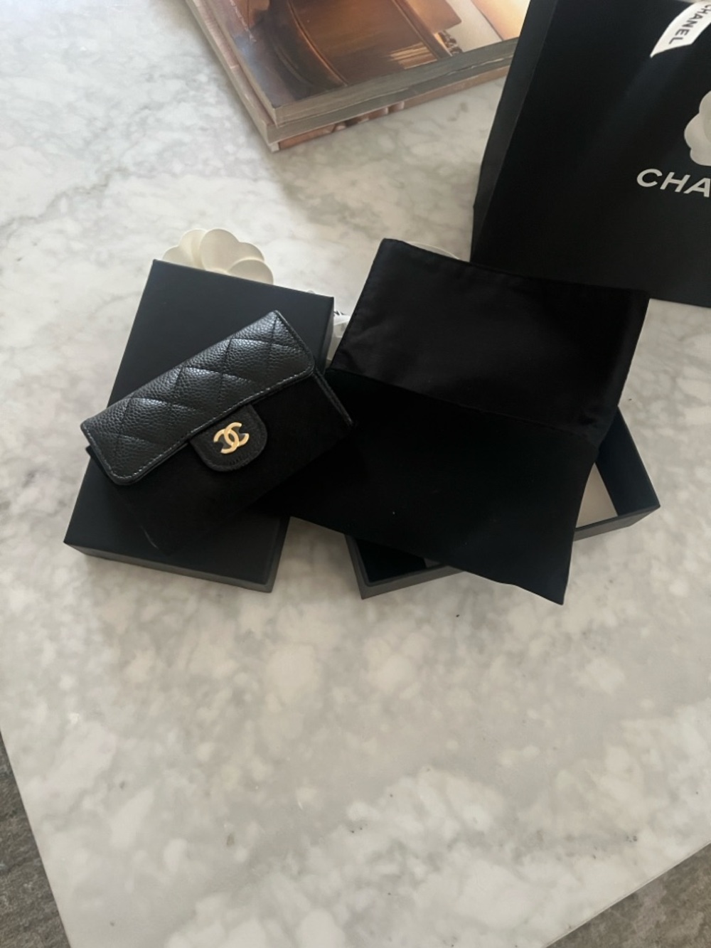 CHANEL Classic Flap Card Holder/caviar leather and gold hardware - Picture 6 of 6